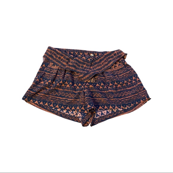 Line & Dot Aztec Medium Shorts - Picture 2 of 6